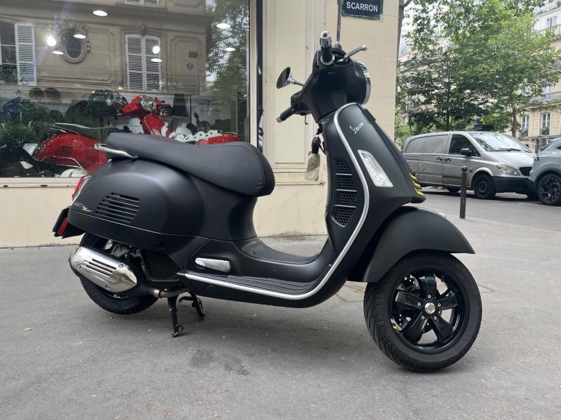 VESPA GTS 125 SUPERTECH NOIR MAT - 1ER MAIN