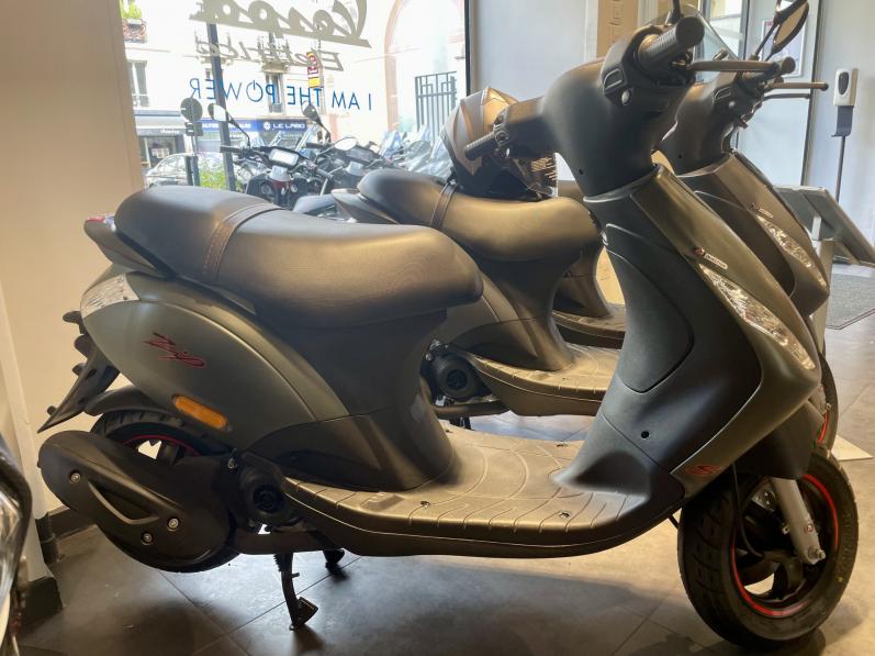 PIAGGIO ZIP 50 SPORT 4T KAKI