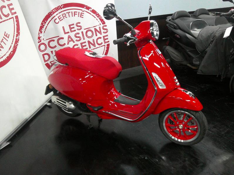 VESPA PRIMAVERA 125 EDITION RED